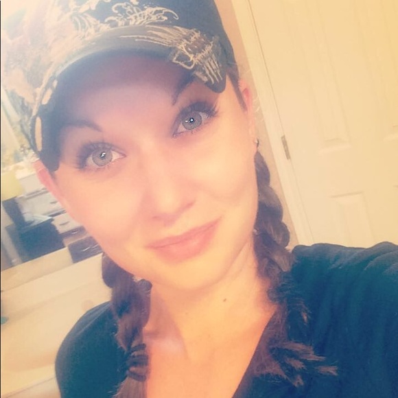 Meet your posher! - Picture 4 of 8